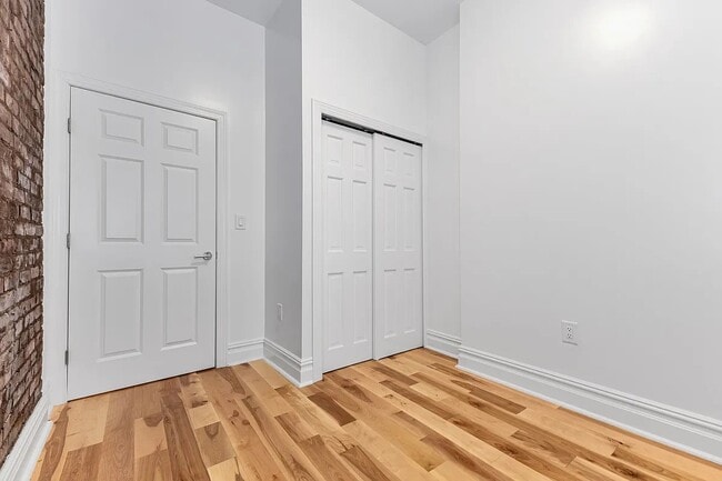 Photo - 331 W 16th St Unit 2