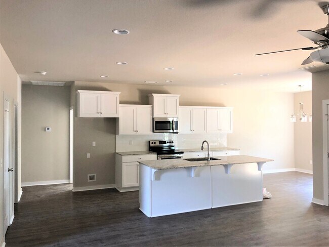 Photo - Be a Part of This Neighborhood in Farmington Heights!!!