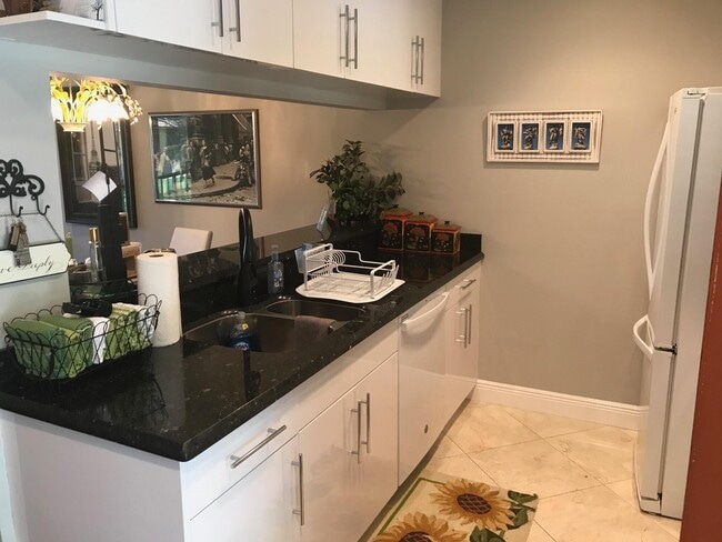 Photo - 824 SW 9th St Cir Unit 203