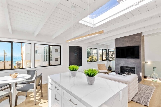 Photo - 2612 Alma Ave