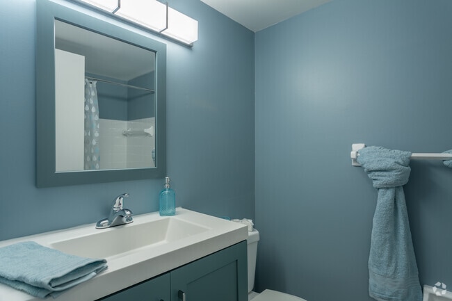 2BD 1.5BA 820 - 880 sq. ft.