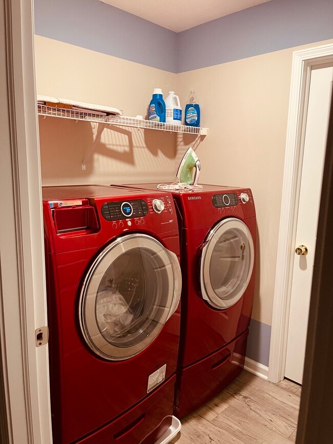 Washing machine - 6531 E Daisy Hill Ct Unit B Rental