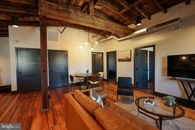 Building Photo - 437 W Grant St Unit 303