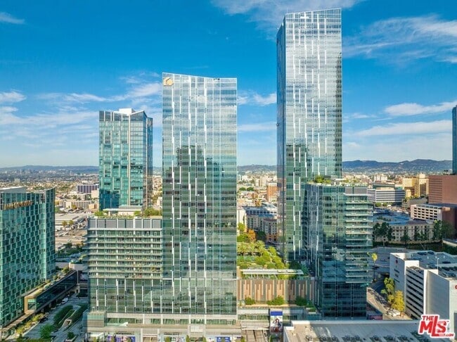 Building Photo - 877 Francisco St Rental