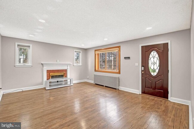 Photo - 32 Cranbury Rd