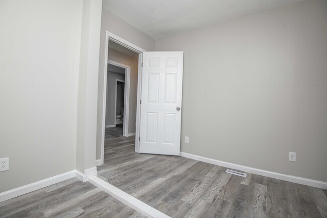 Photo - 912 Hotel Ave