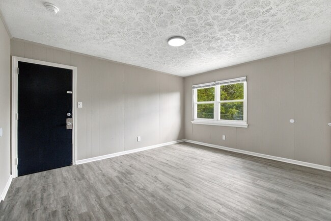 126 Banner St