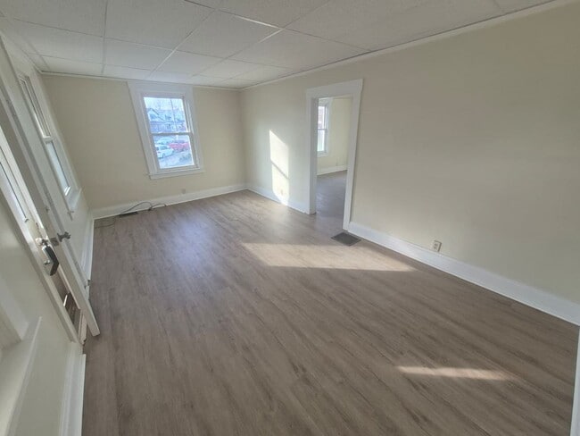 Photo - 2765 Alexandria Ave