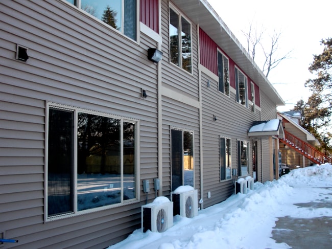 Photo - 355 Horseshoe Dr