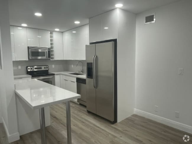 Building Photo - 630 NW 13th St Rental