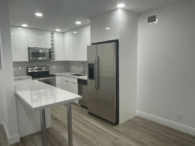 Building Photo - 630 NW 13th St Rental