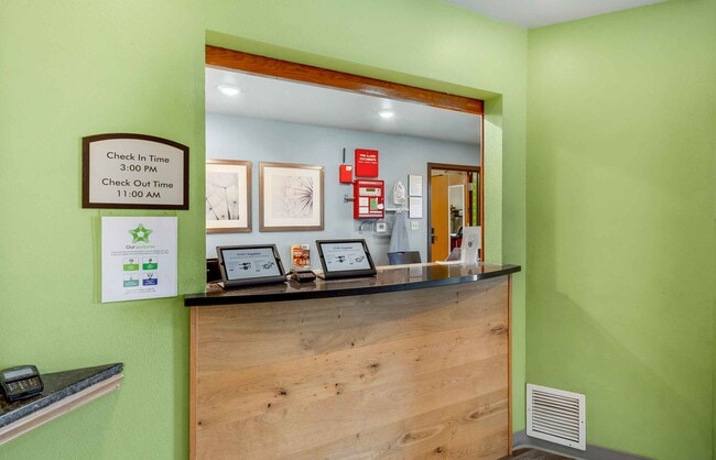 Furnished Studio-Oklahoma City - West