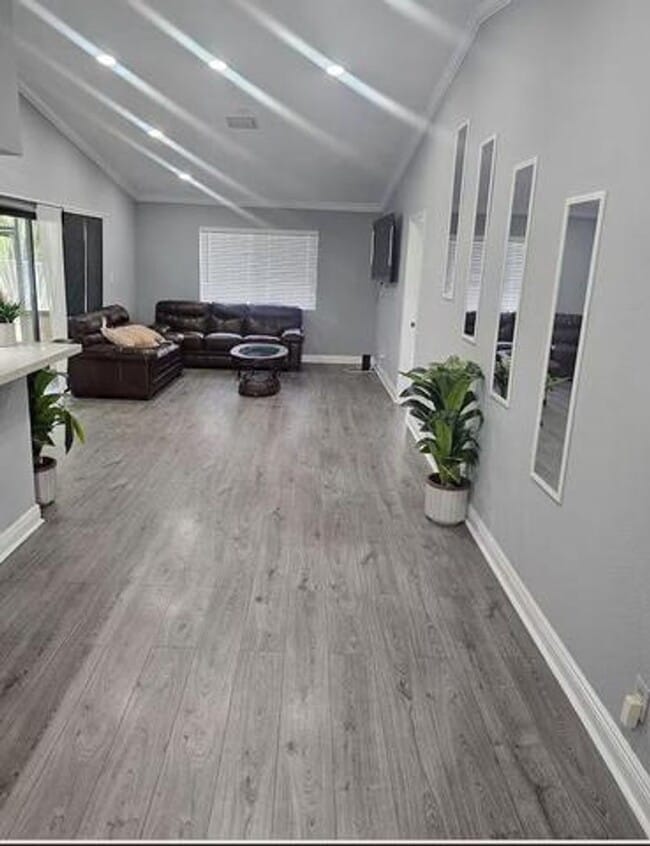 Photo - 750 SW 55th Ave