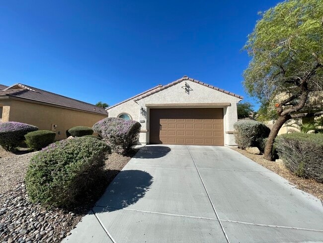 Building Photo - Carry Over Showing: This property has been... Rental