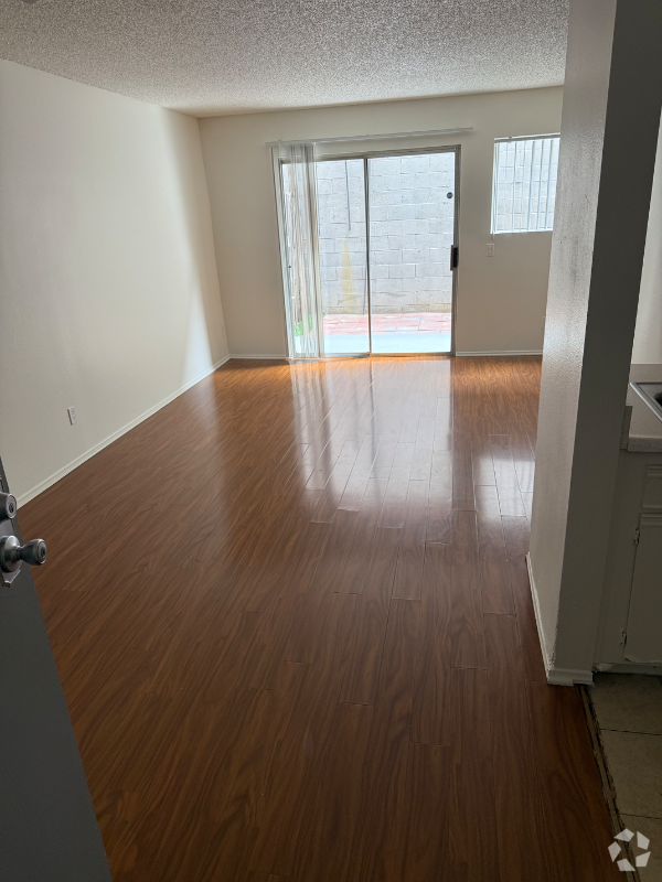 Building Photo - 6825 Haskell Ave Unit 103 Rental