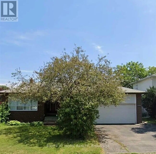Photo - 1010 Bloor St