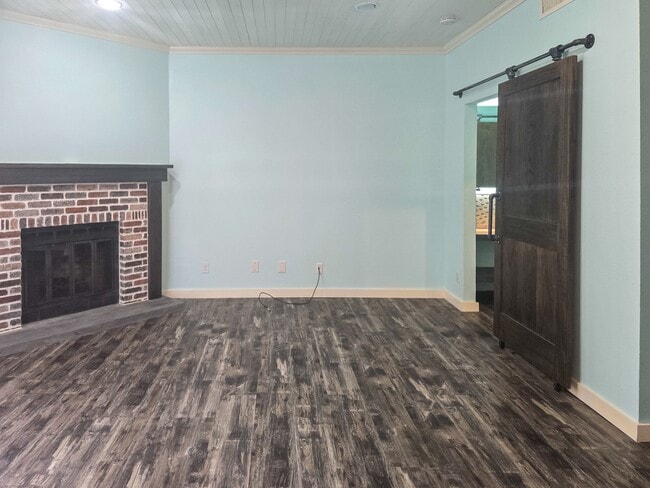 Photo - 921 Marine Dr