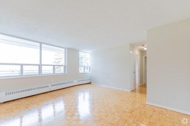 2BR, 1BA - 760SF - Living Room - 6161 Bathurst St
