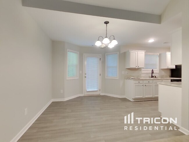 Photo - 192 Fairfax Dr