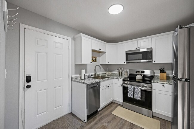 720 18th Ave Unit 4