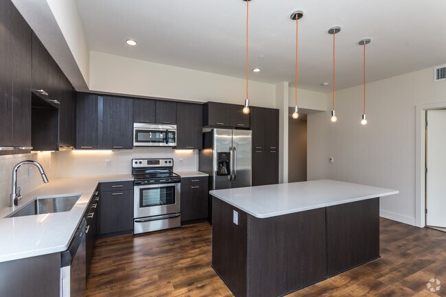 2BR, 2BA - 2.1B