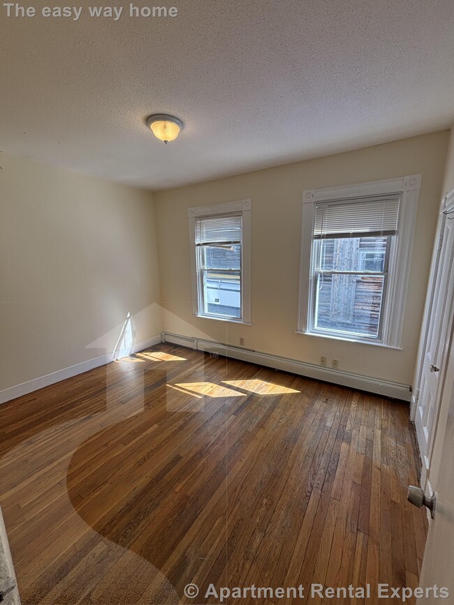 Photo - 569 Main St Unit #1