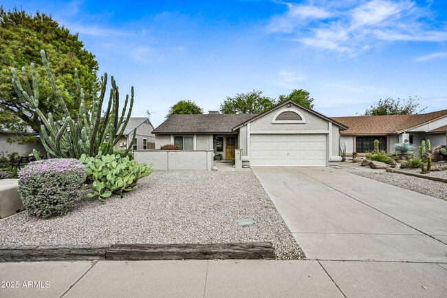Building Photo - 3334 W Monona Dr