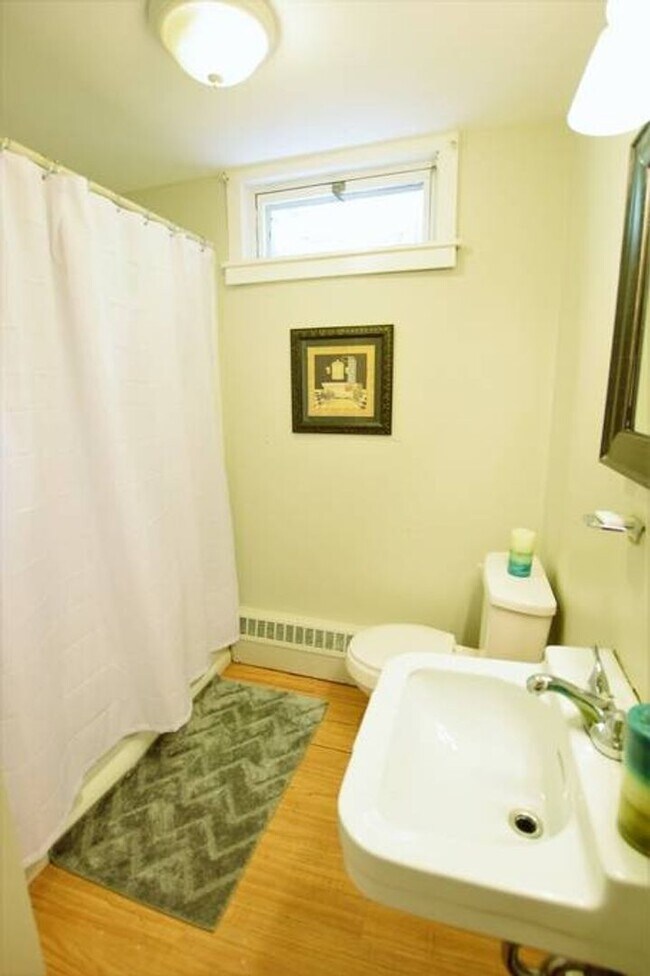 Photo - 924 Danby Rd Unit 2