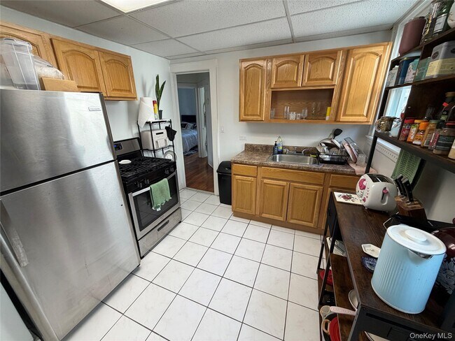 527 W Beech St Unit 1