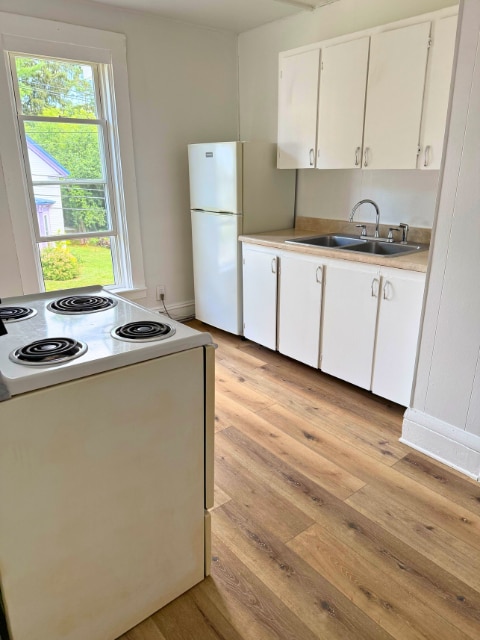 Building Photo - 14 Willow St Unit 4