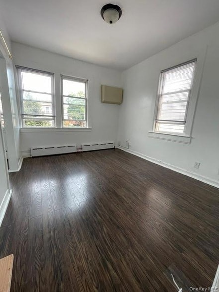 Photo - 1865 Mulford Ave