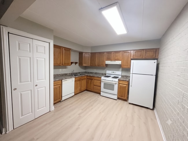 Photo - Newly Updated 2 bedroom 1.5 Bath Unit.