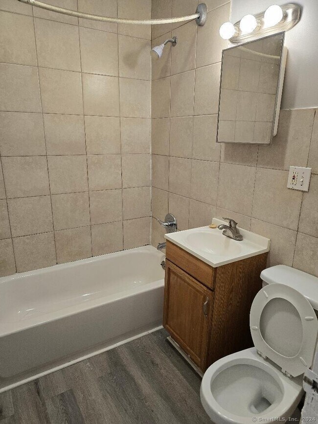 Photo - 196 Cooke St Unit 3rd floor (A4)