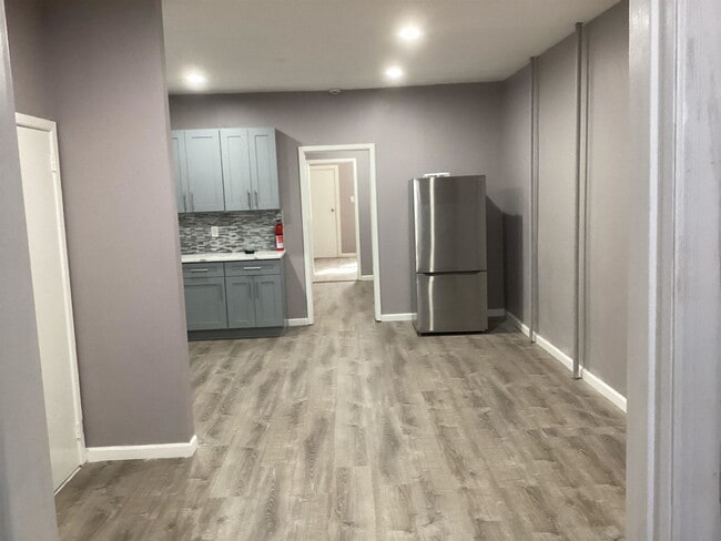 Photo - 422 Avenue C