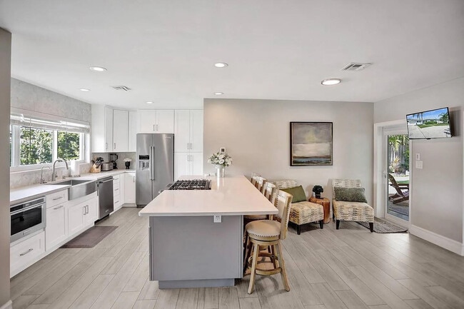 Photo - 604 NE 25th Ave