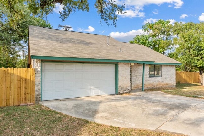 Photo - 1402 Oakmeadows Cove