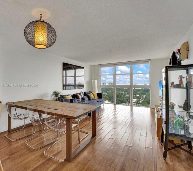 Photo - 1228 West Ave Unidad 1510 Rental