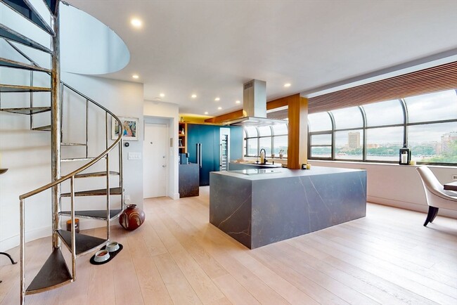 Photo - 265 Beacon St Unit H5