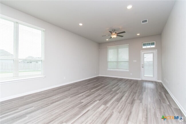Building Photo - 8207 Montclair Dr Rental