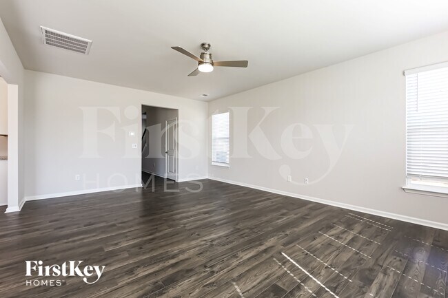Photo - 903 Birchcrest Wy