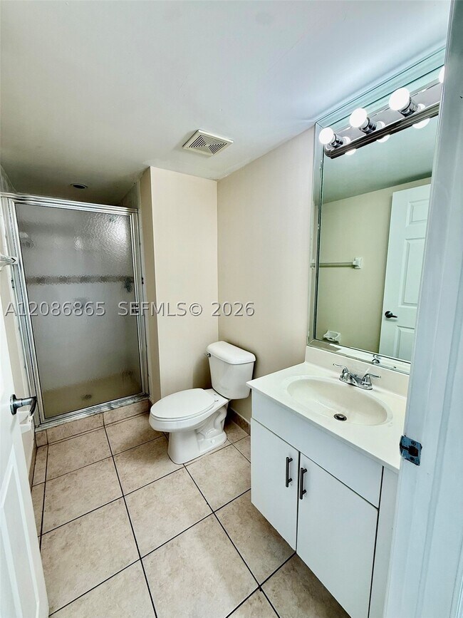 Building Photo - 2475 NW 16th St Rd Unit 418