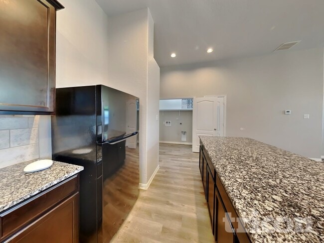 Photo - 7950 Headwaters Trail