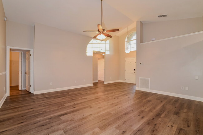 Photo - 935 Brightview Dr