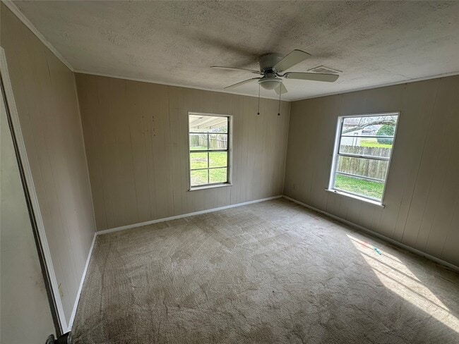 Photo - 416 Illinois St