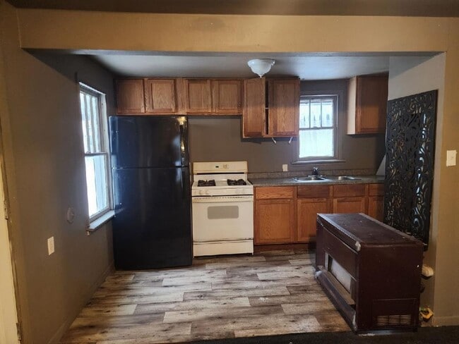 Photo - 1780 Superior St