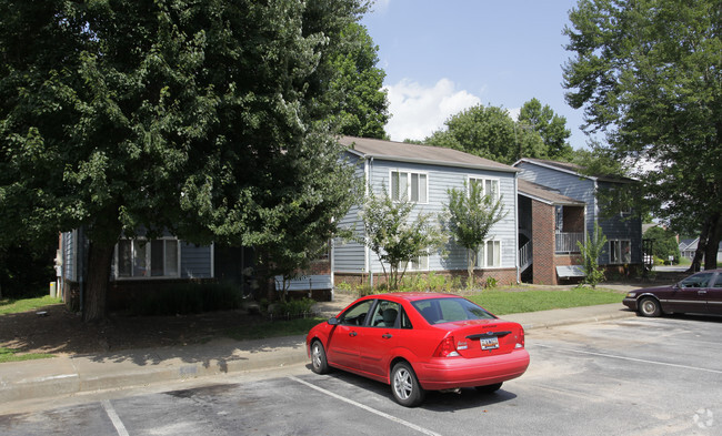 Spruce Pines Apartments - Spruce Pines Apartments