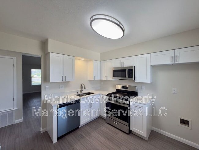 Photo - 1614 W Braker Ln Unidad B