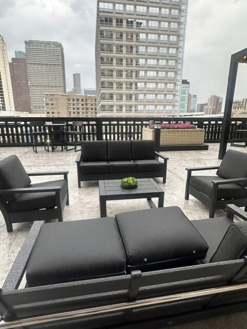 Building Photo - 2016 Main St Unit 904 Rental