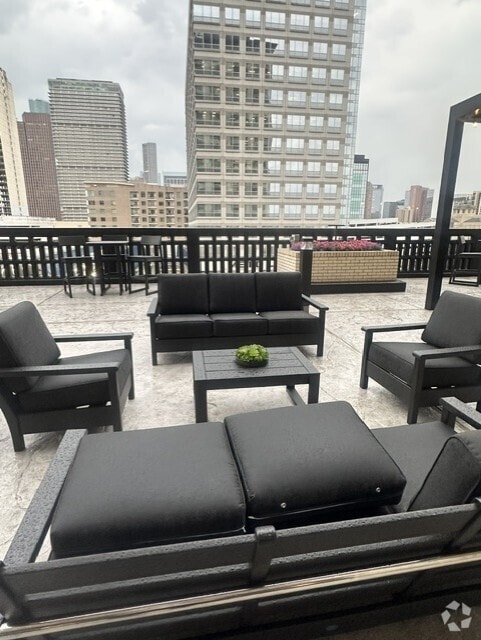 Building Photo - 2016 Main St Unit 904 Rental