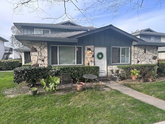 Beautiful 2 Bedroom 1 Bath Condo in South ... - Beautiful 2 Bedroom 1 Bath Condo in South ...